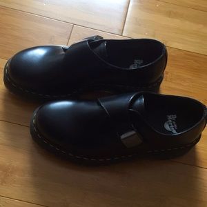 Doc Martens Fenimore low buckle shoes
